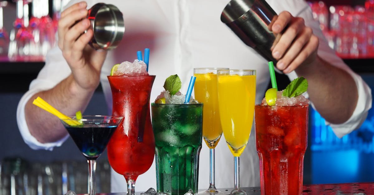 découvrez l'art de la mixologie, l'alliance parfaite entre créativité et techniques de préparation de cocktails. explorez des recettes innovantes, des conseils de professionnels et des tendances pour impressionner vos invités et élever votre expérience de dégustation.