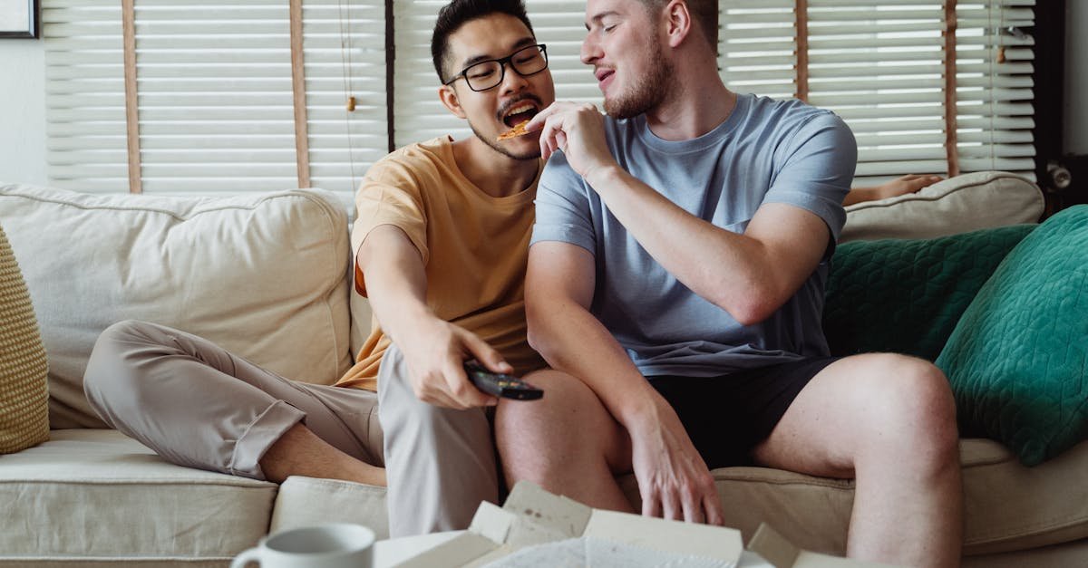 Entdecken Sie unsere köstlichen Pizzas, die mit frischen und hochwertigen Zutaten zubereitet werden. Wählen Sie aus einer Vielzahl von schmackhaften Belägen, um all Ihre Wünsche zu erfüllen. Bestellen Sie jetzt für ein unvergessliches Geschmackserlebnis!